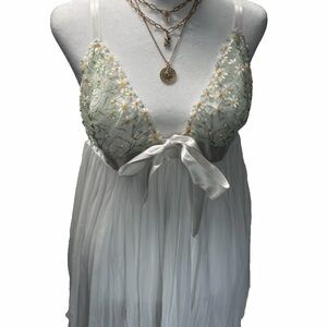 NWOT Victoria Secret Sz XL Babydoll Lingerie White Sheer Daisy Embroidery